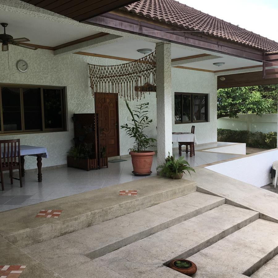 Peaceful Homestay Rawai Exterior photo